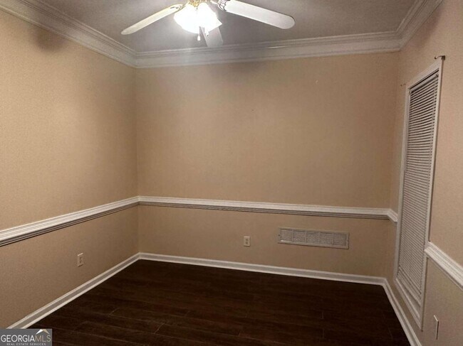 Building Photo - 12264 Crestwood Ct