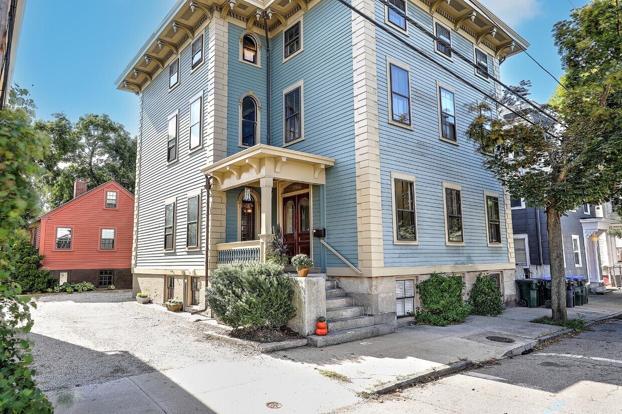 Primary Photo - 150 Carpenter St