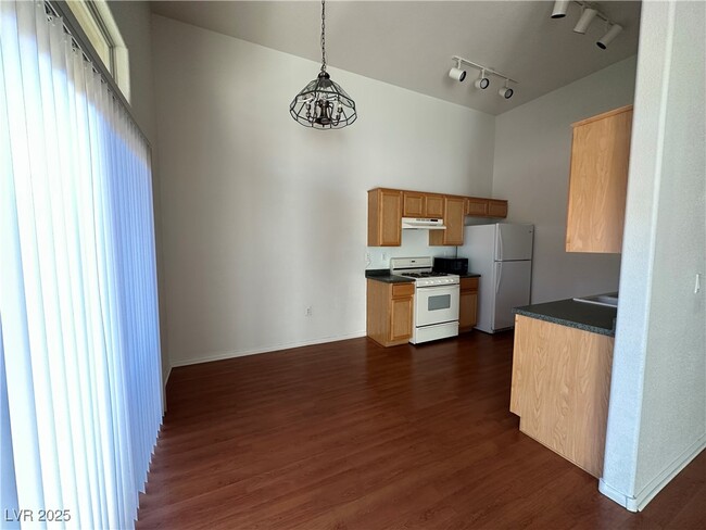 Building Photo - 3320 Cactus Shadow St