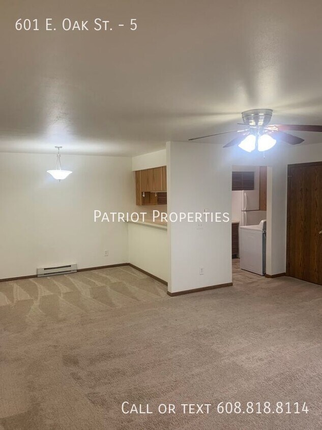 601 E Oak St Unit 5, Cottage Grove, WI 53527 Room for Rent in Cottage