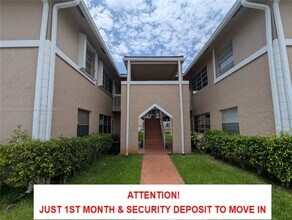 Building Photo - 10172 Twin Lakes Dr