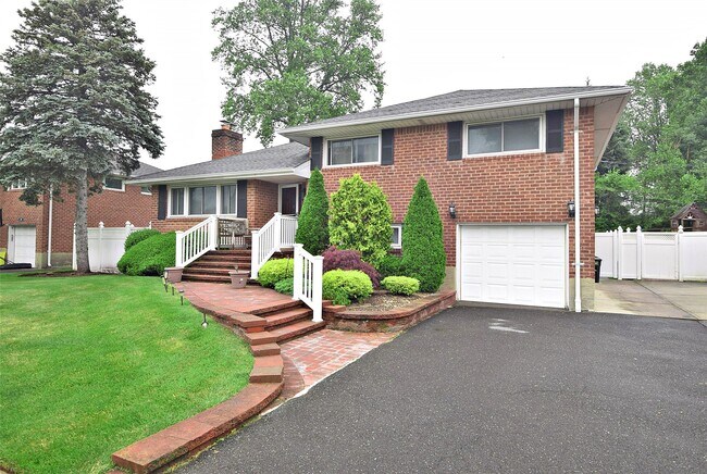 Foto del edificio - 51 Whitman Ave