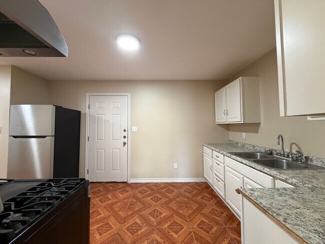 Foto del edificio - Move in Ready!