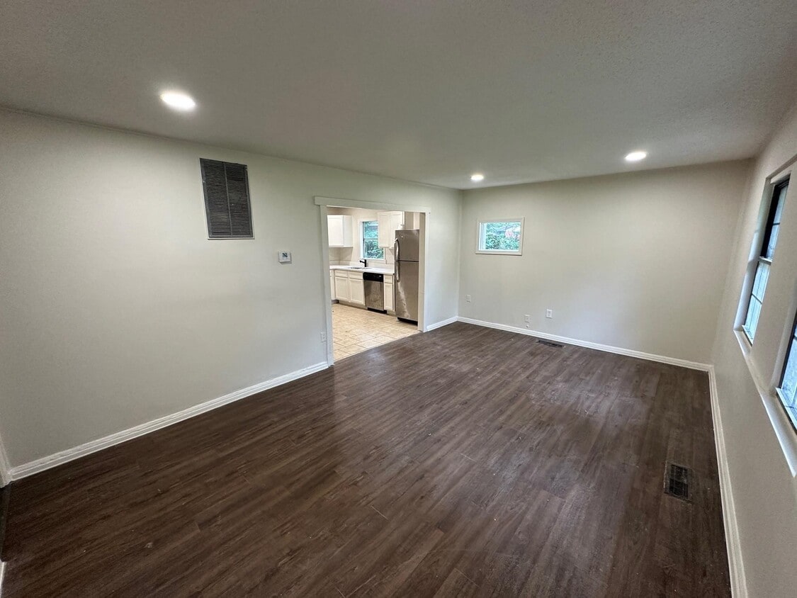 Building Photo - 476 Mineral Rd