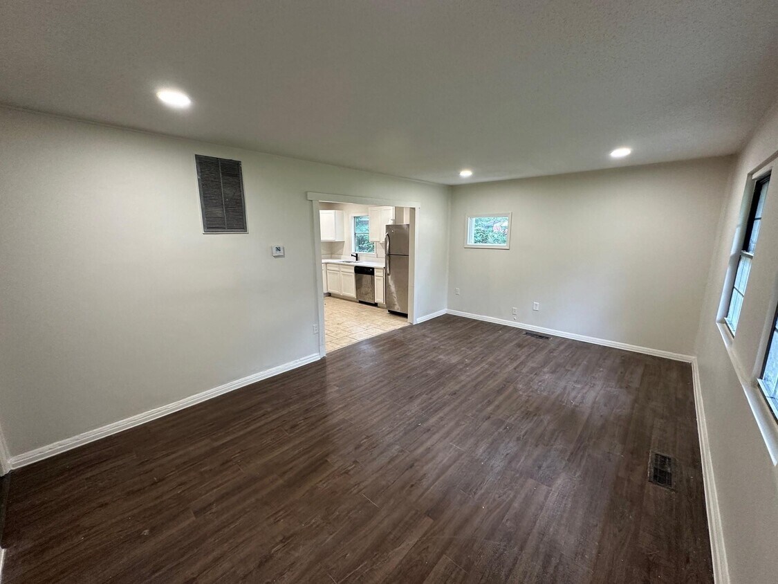 Foto del edificio - 476 Mineral Rd