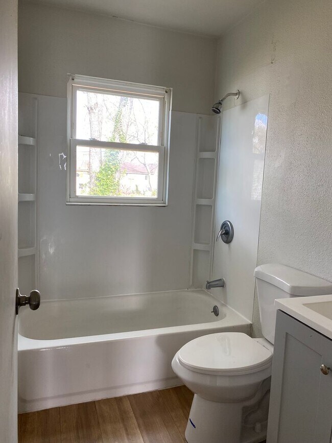 Foto del edificio - LIMITED TIME**NO APPLICATION FEE**1/2 OFF DEPOSIT**