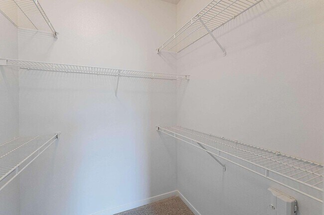 Interior Photo - The Club at Stablechase