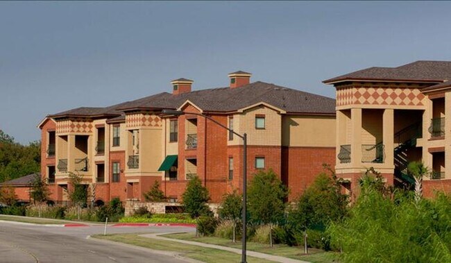 Foto del edificio - 650 Leora Ln