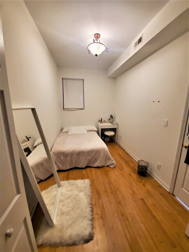Foto del edificio - 1523 N Campbell Ave