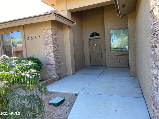 Foto del edificio - 2667 E Fox St