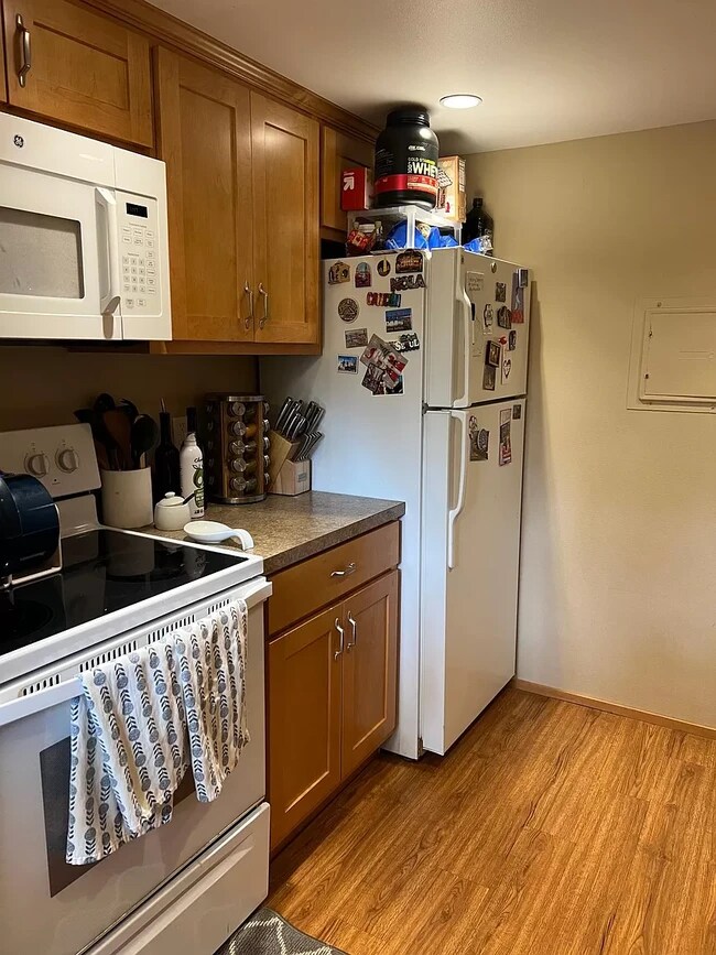 Building Photo - 14018 Juanita Dr NE