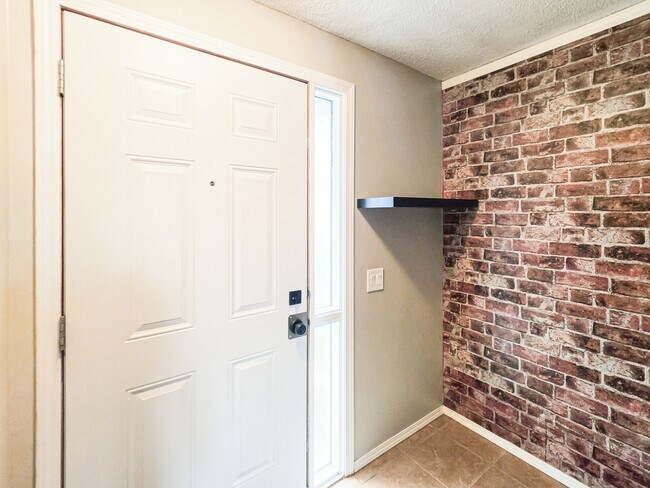 Photo du bâtiment - 5425 Pensacola Crescent SE