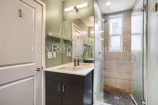 Building Photo - 3820 Zenobia St