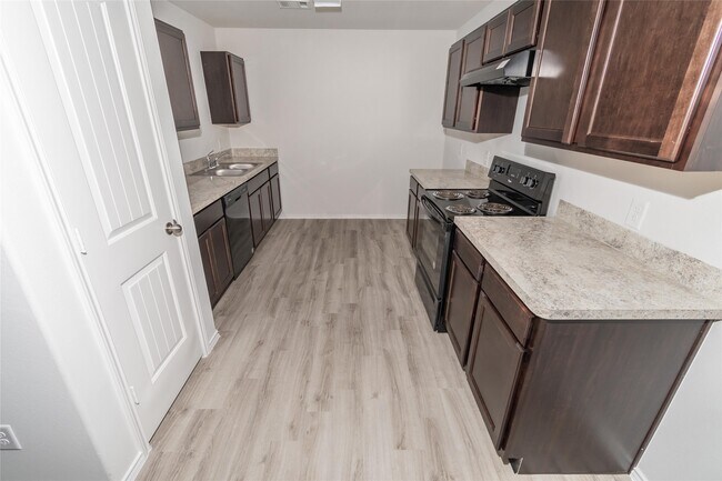 Foto del edificio - 17347 Desmond St