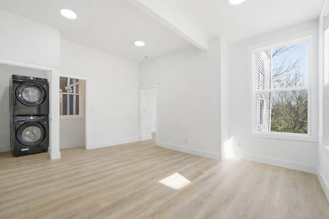 Building Photo - 2210 Eureka Ter