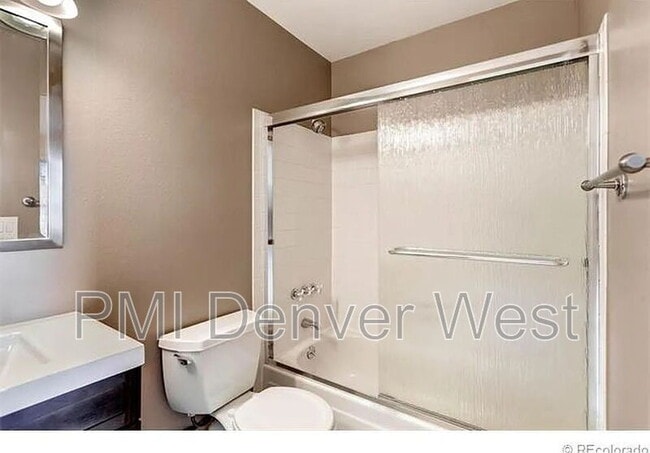 Foto del edificio - 381 S Ames St