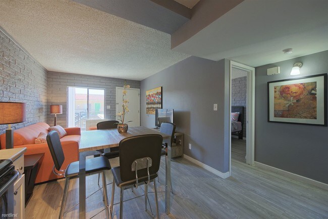 Foto del edificio - 2 br, 1 bath  - 1014 S Farmer Ave 18