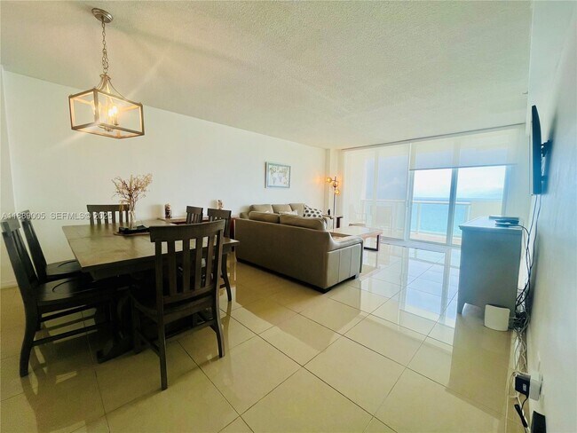 Foto del edificio - 5601 Collins Ave