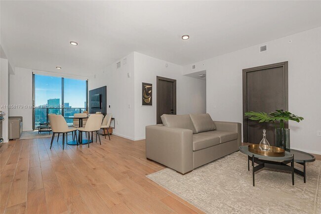 Foto del edificio - 398 NE 5th St