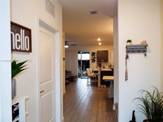 Foto del edificio - 2363 SE 11th St