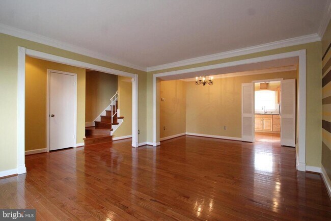 Building Photo - 8072 Sleepy View Ln