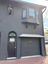 Building Photo - 165 Bay Ave