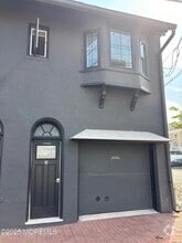 Building Photo - 165 Bay Ave
