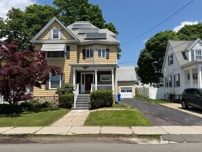 Building Photo - 15 Linwood St
