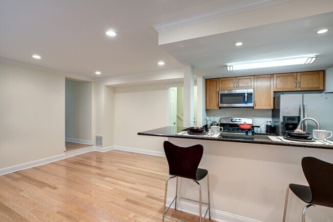 Foto del edificio - 82 Thornton Rd