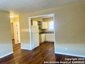Building Photo - 813 John Adams Dr