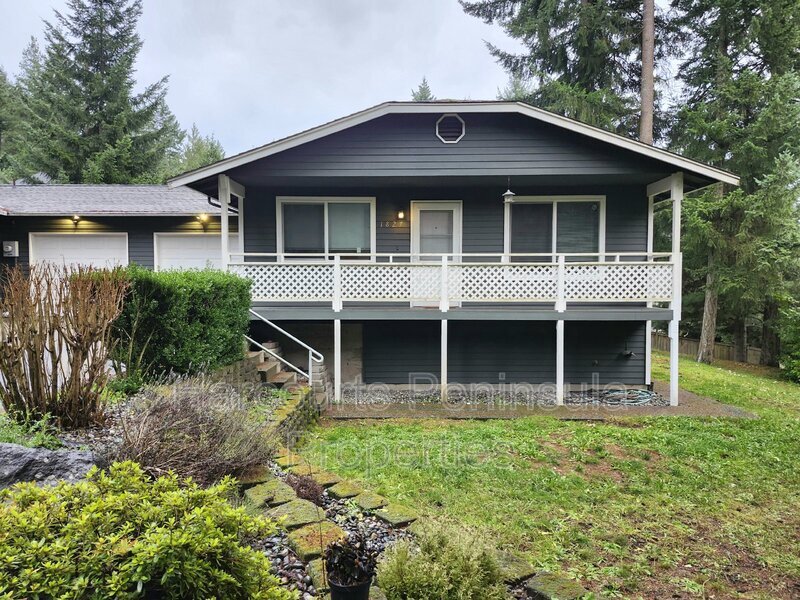 1827 Estrellita Ln NW, Silverdale, WA 98383 Condo for Rent in