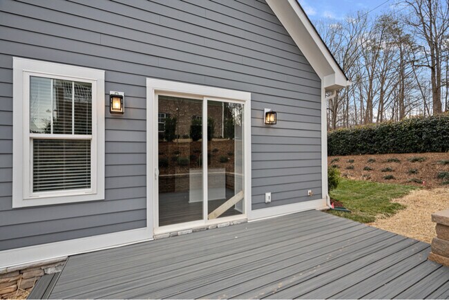 Building Photo - 805 Naples Dr