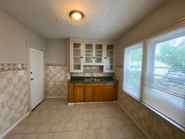 Building Photo - 12200 Soika Ave