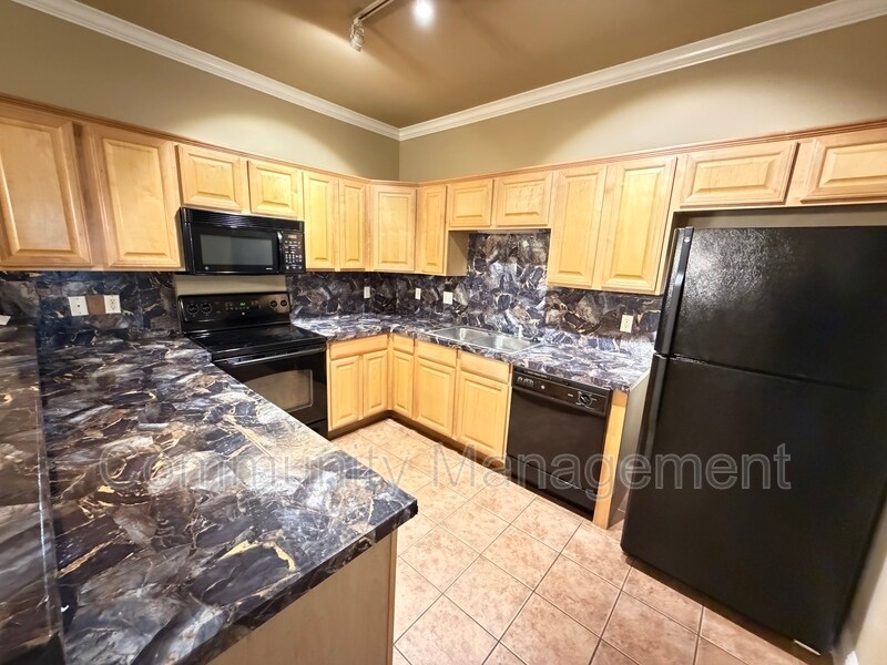 Primary Photo - 809 Summer Breeze Dr