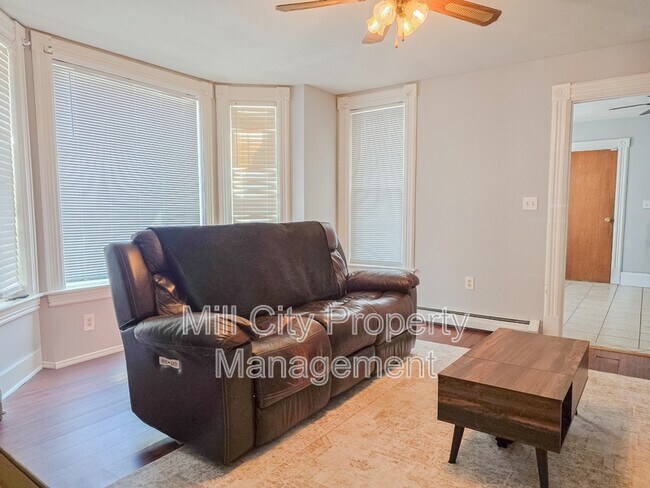 Foto del edificio - 463 Lake Ave