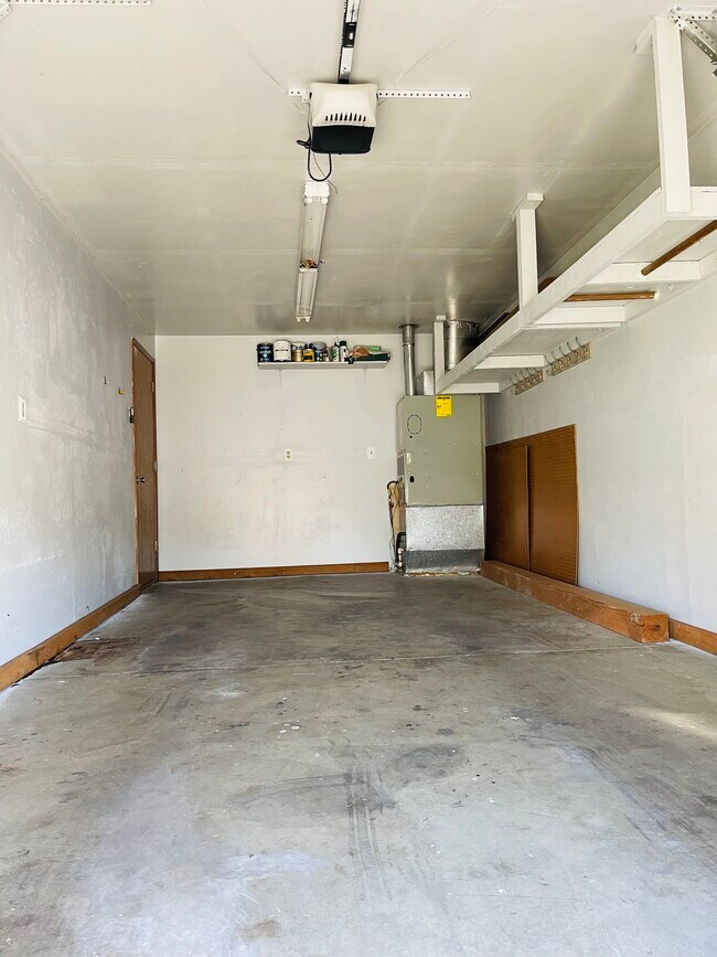 Garaje para un coche - 906 N 34th Ave
