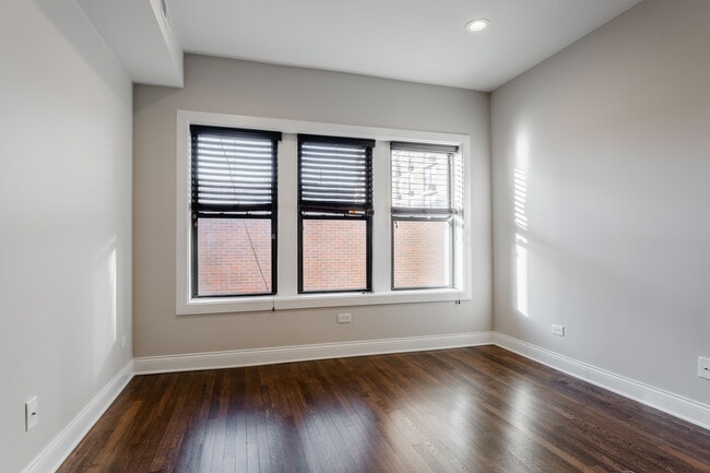 Foto del edificio - 527 W Barry Ave