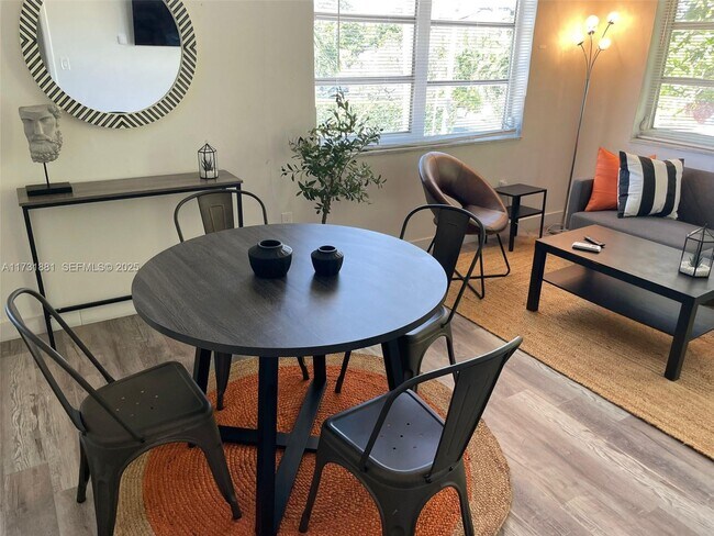 Foto del edificio - 2655 SW 24th Ave