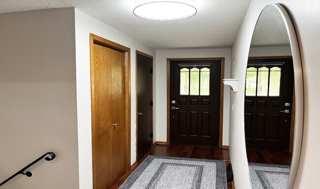 Foto del edificio - 3881 Polk St NE