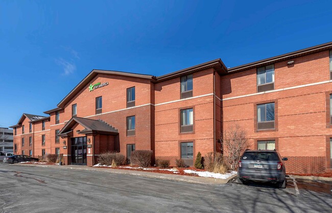 Building Photo - Furnished Studio-Des Moines - West Des Moines