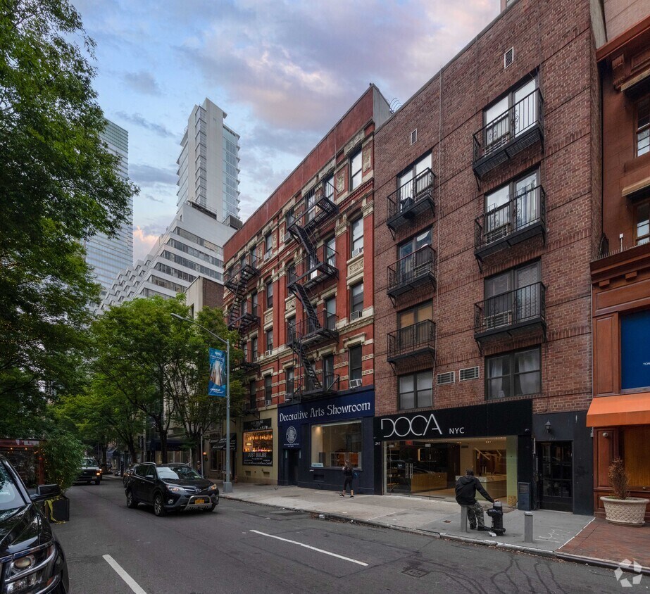 Primary Photo - 237-239 E 58th St