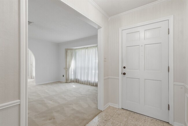 Foto del edificio - 5923 Pinewood Springs Dr