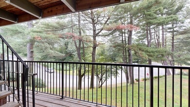Interior Photo - The Commons at Windsor Gardens