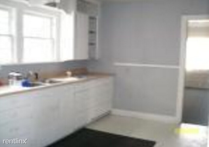Building Photo - 4 br, 1 bath House - 2532 N East Ave