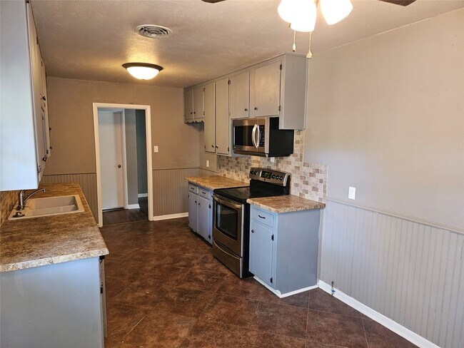 Foto del edificio - 3208 Brown Trail