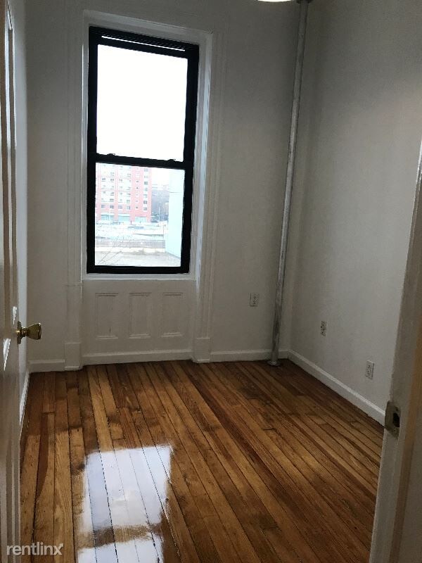 Foto del edificio - 3 br, 1 bath Apartment - 49 6th Ave