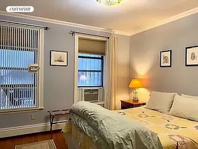 Foto del edificio - 4 W 109th St
