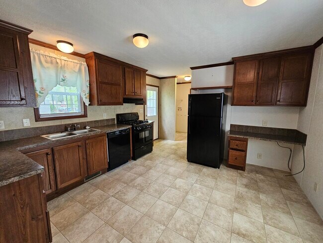 Foto del edificio - 24 Evergreen Ln
