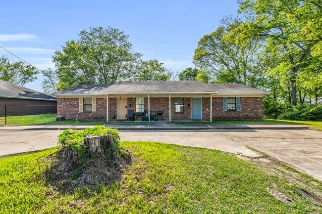 Building Photo - 503 Cromwell St