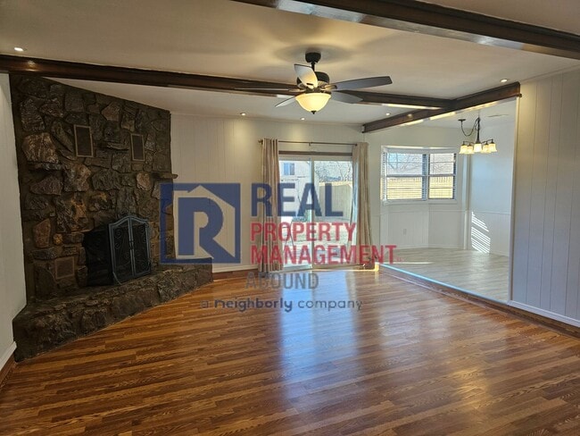 Building Photo - In the Heart of Owasso